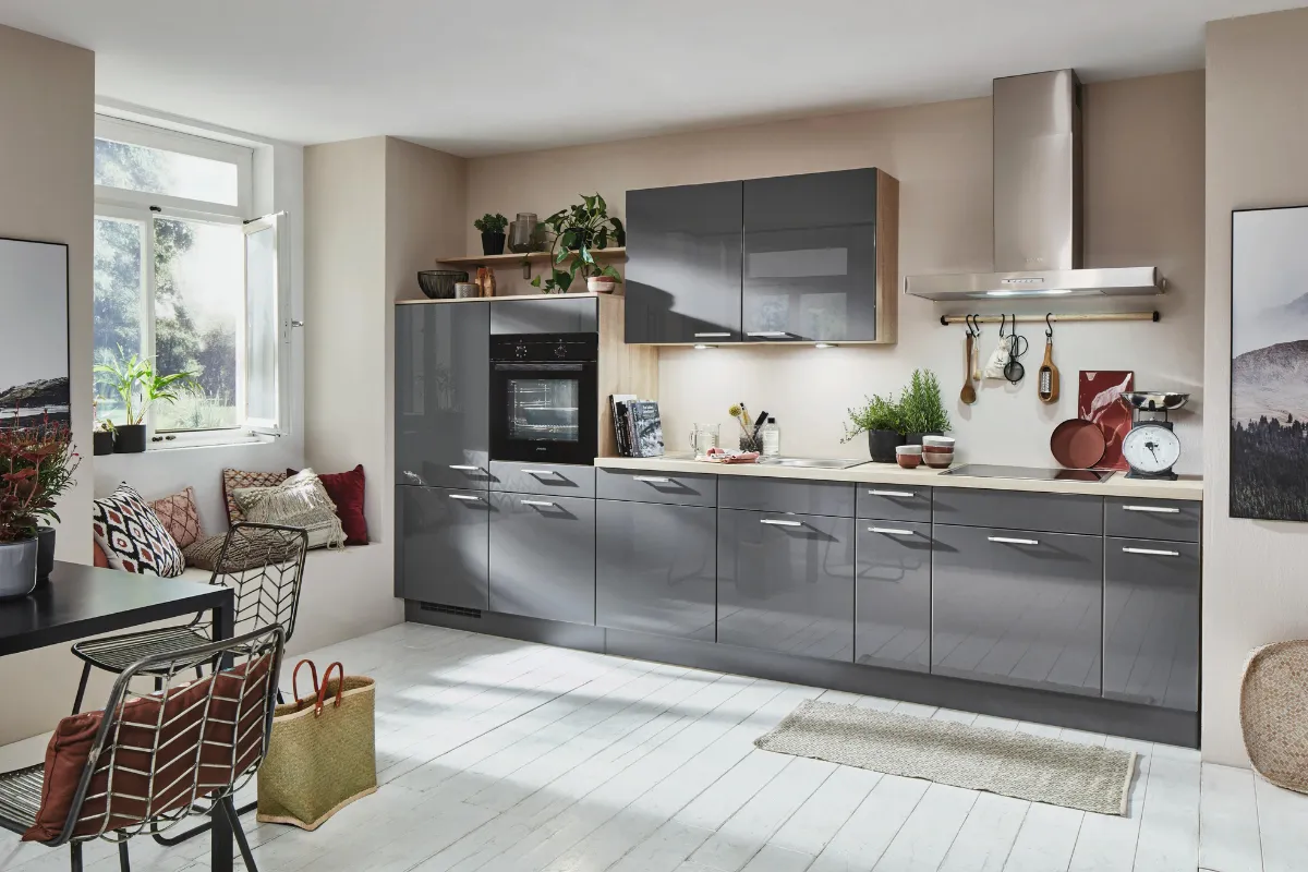 Key Factors to Consider When Deciding Between Lowe’s and Local Cabinet Stores